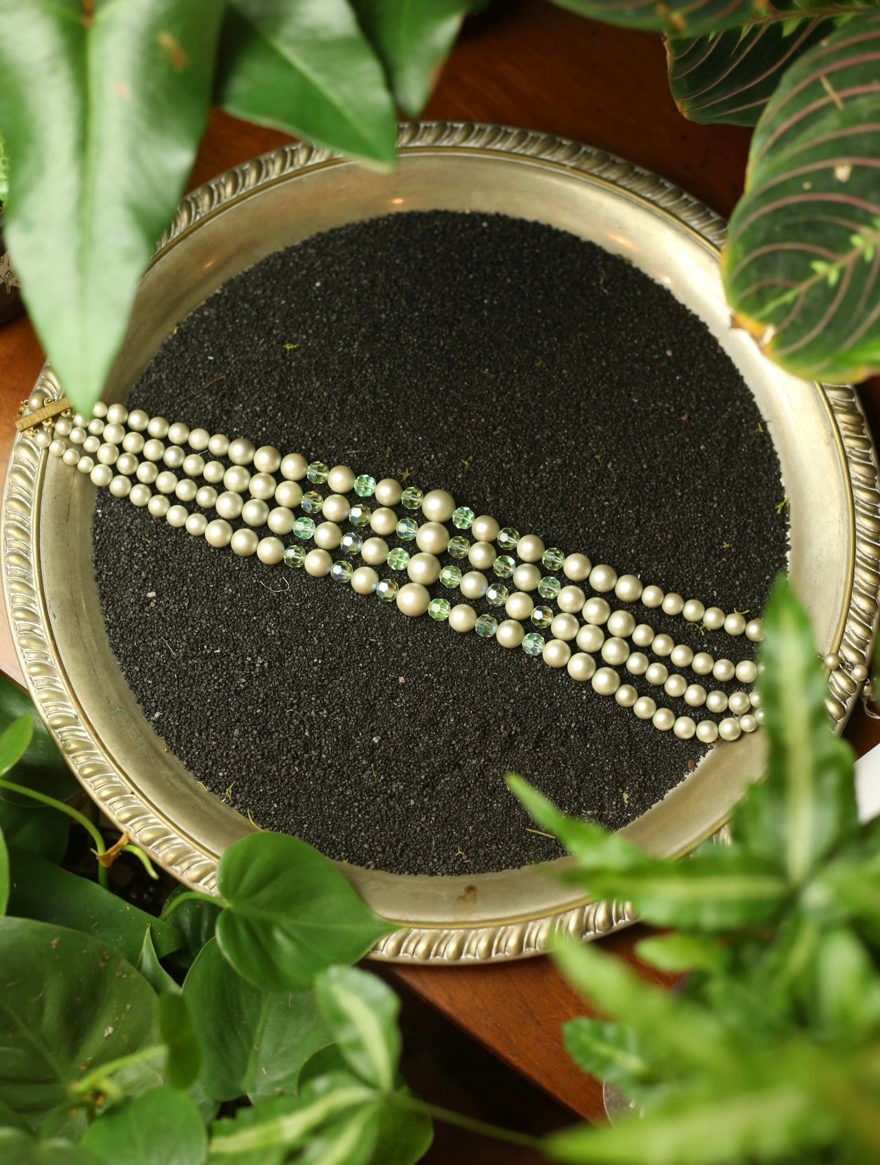 Gray Faux Pearl & Green Bead Choker Necklace