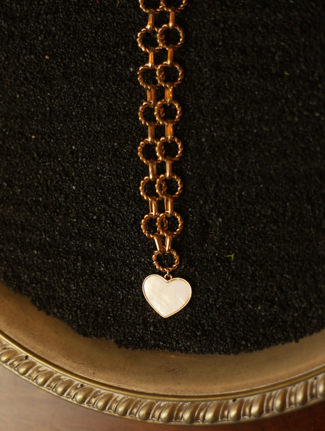 Pearlescent Heart Choker Necklace