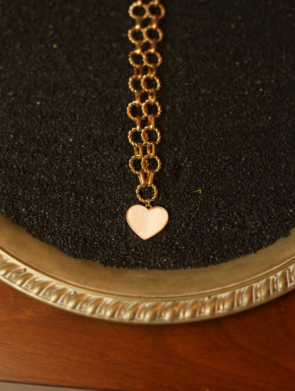 Pearlescent Heart Choker Necklace
