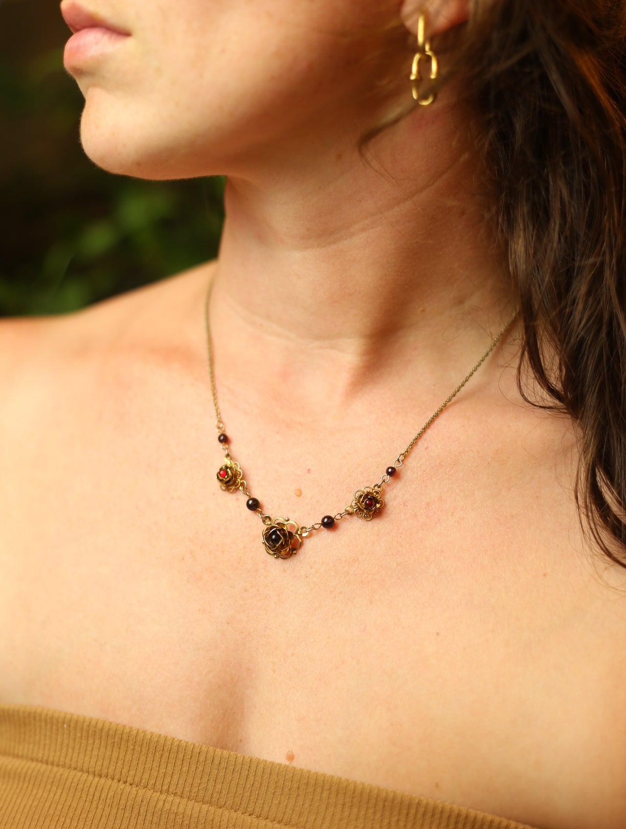 Gold Tone Rose Necklace