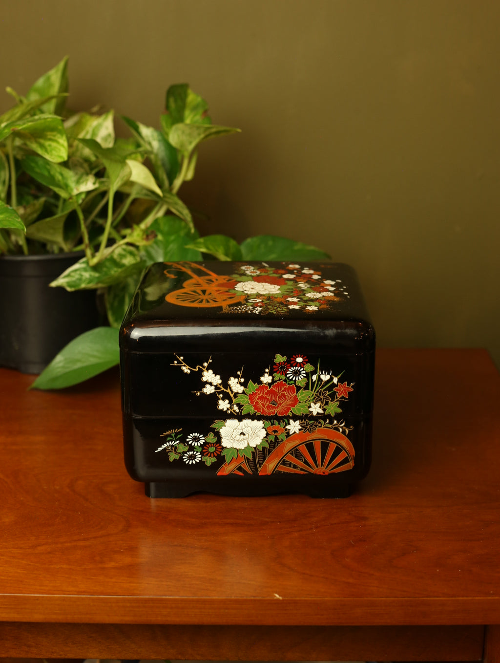 Japanese lacquer stackable jewelry box