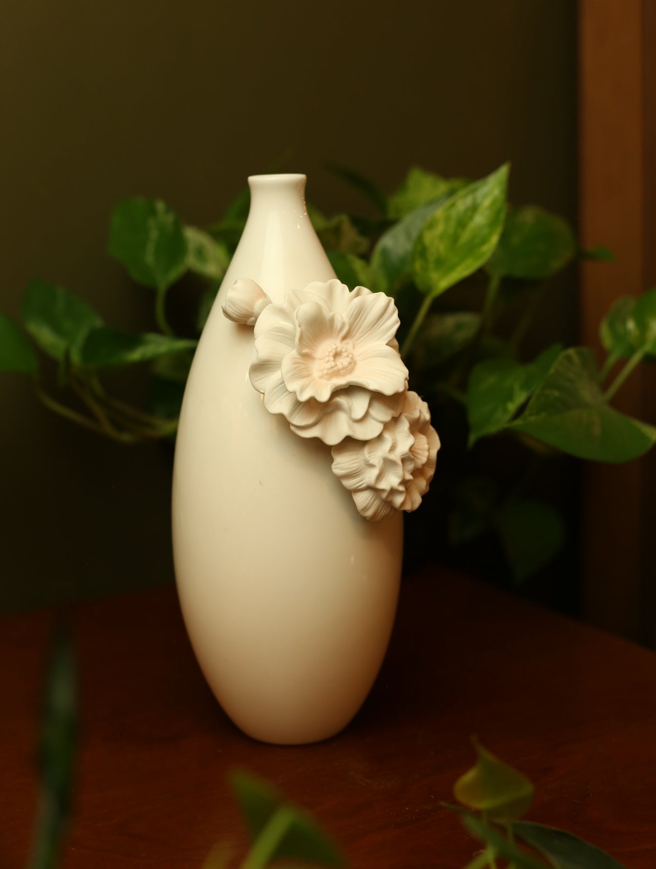 Sculpted Flower Porcelain Lenox￼Vase