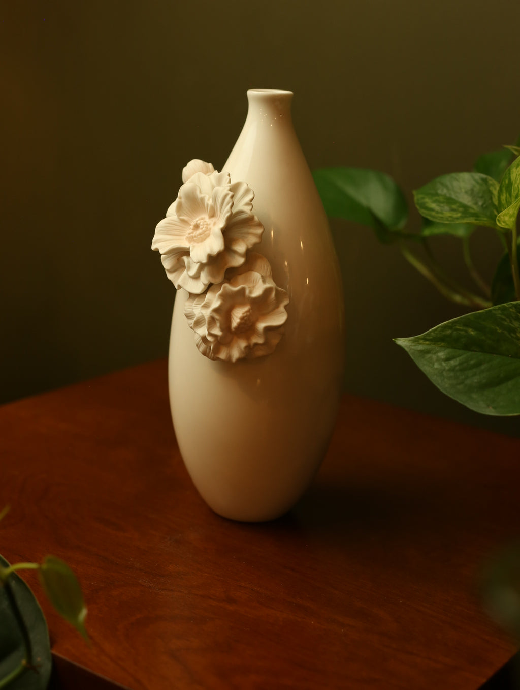 Sculpted Flower Porcelain Lenox￼Vase