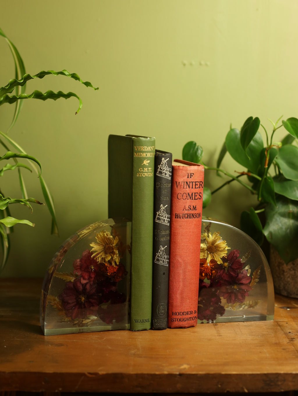 Dried Dahila & Mixed Flower Bookends