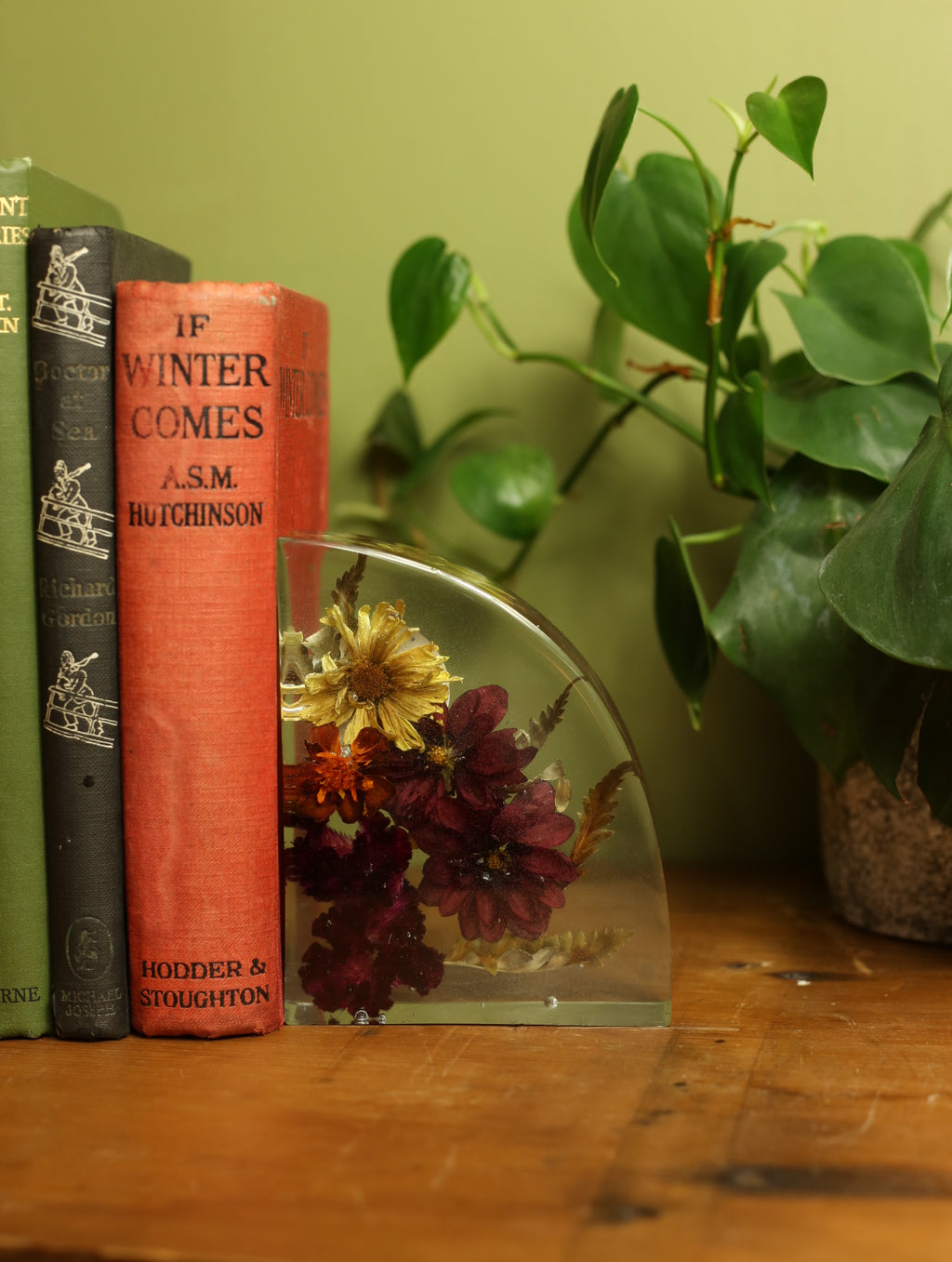 Dried Dahila & Mixed Flower Bookends
