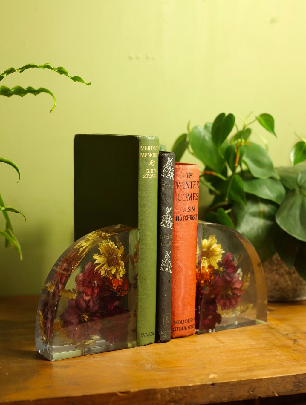 Dried Dahila & Mixed Flower Bookends
