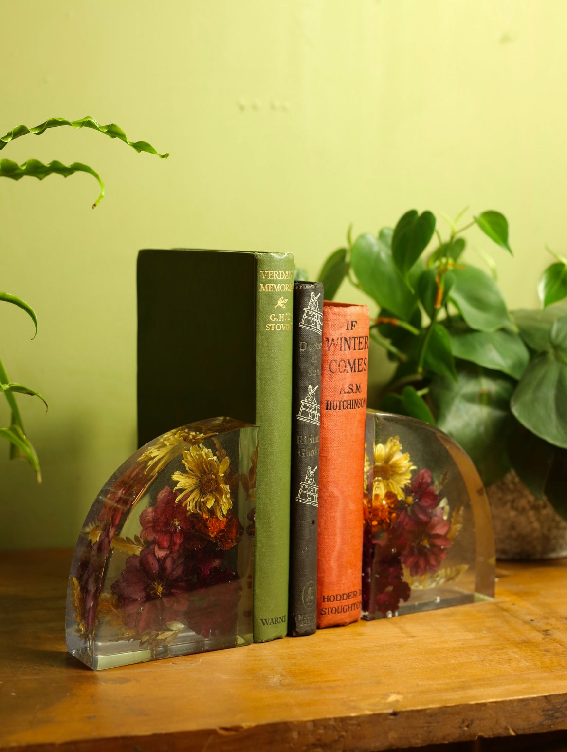 Dried Dahila & Mixed Flower Bookends