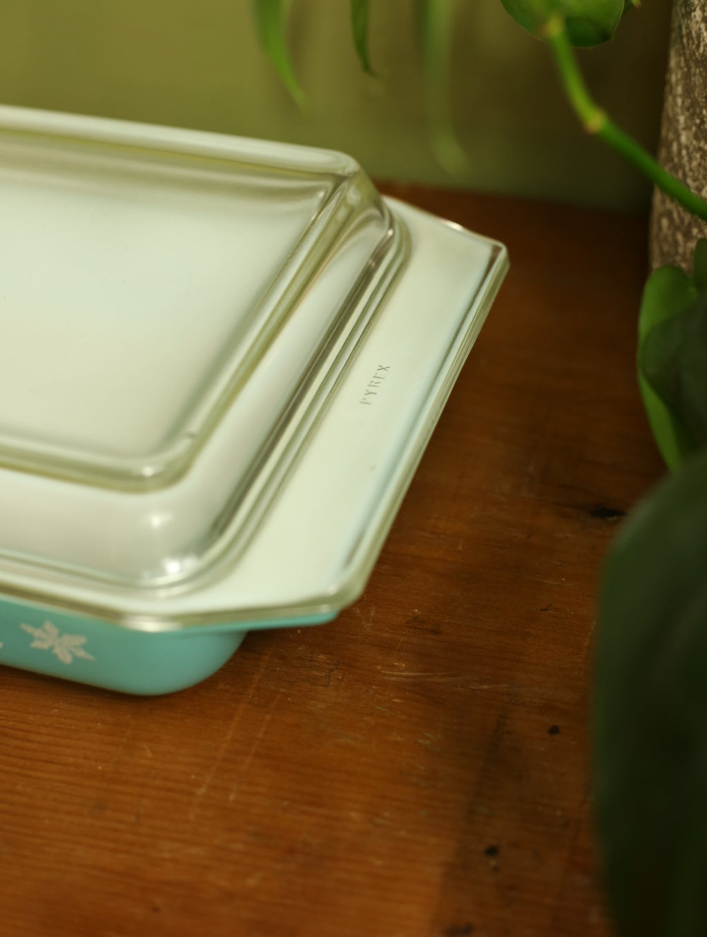 1960s Snowflake Pyrex Casserole Dish