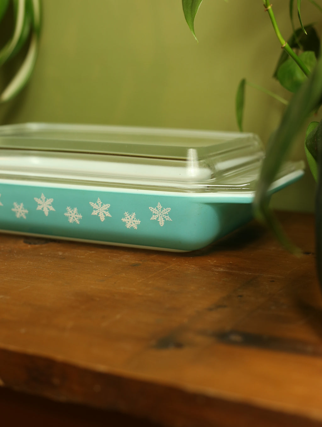 1960s Snowflake Pyrex Casserole Dish